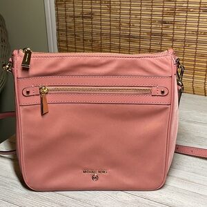 Michael Kors Jet Set Charm Large North South Crossbody - Rose Pink